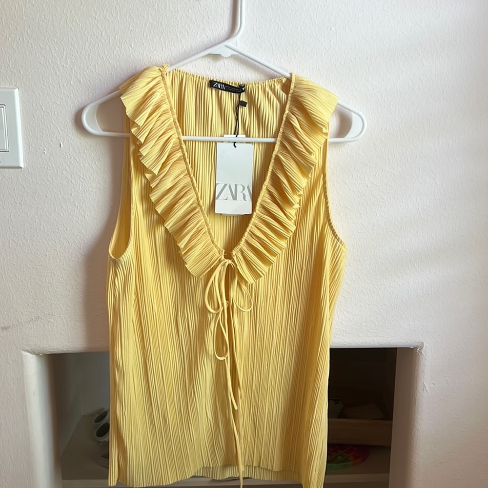 BRAND NEW yellow Zara ruffle top